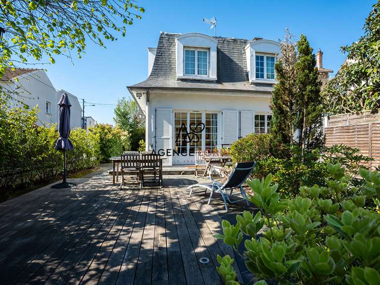 Maison Chatou - 5 chambres - 218m²