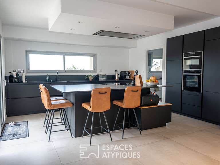 Maison Chatuzange-le-Goubet - 4 chambres - 221m²