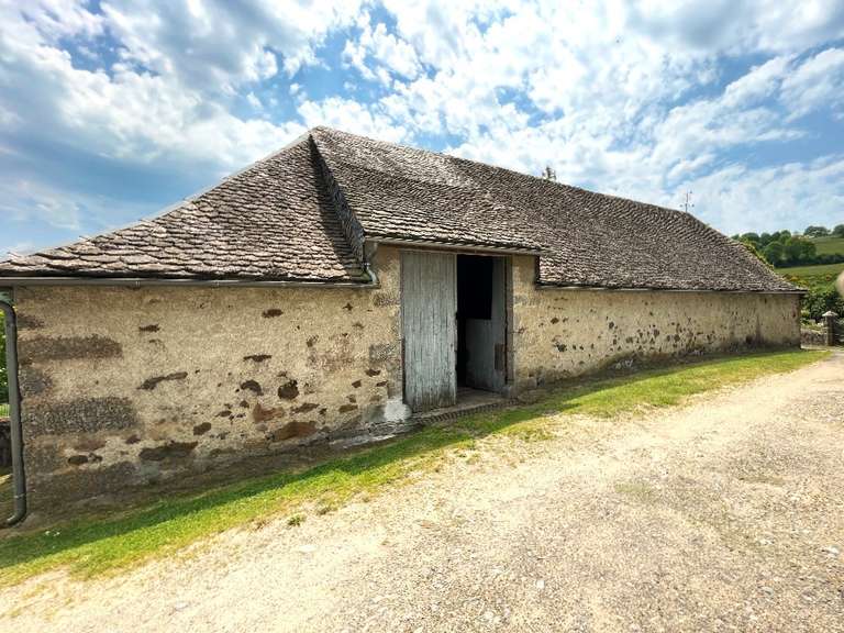 House Chaudes-Aigues - 9 bedrooms - 372m²