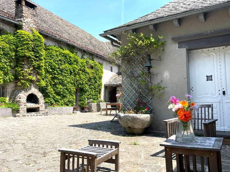 House Chaudes-Aigues - 9 bedrooms - 372m²