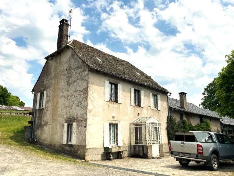 House Chaudes-Aigues - 9 bedrooms - 372m²