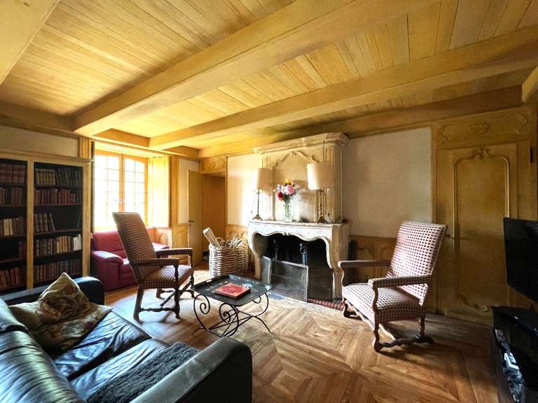 House Chaudes-Aigues - 9 bedrooms - 372m²