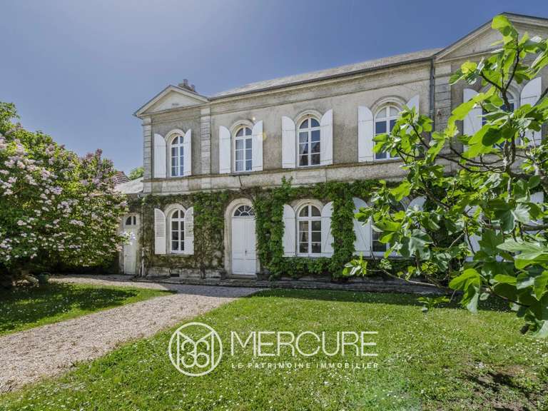 Maison Chaumont-en-Vexin - 5 chambres - 240m²