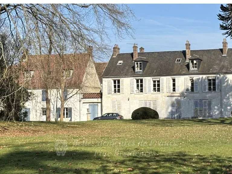 Propriété Chaumont-en-Vexin - 10 chambres - 1500m²