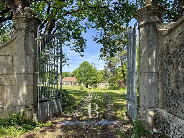 Propriété Chazey-Bons - 7 chambres