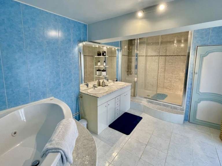 Château Chef-Boutonne - 7 chambres - 405m²