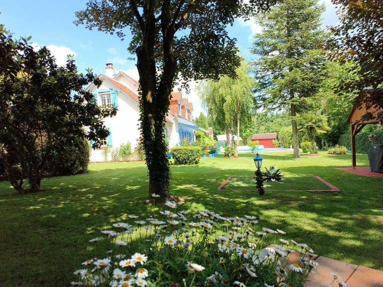 Maison Chémery - 4 chambres - 230m²