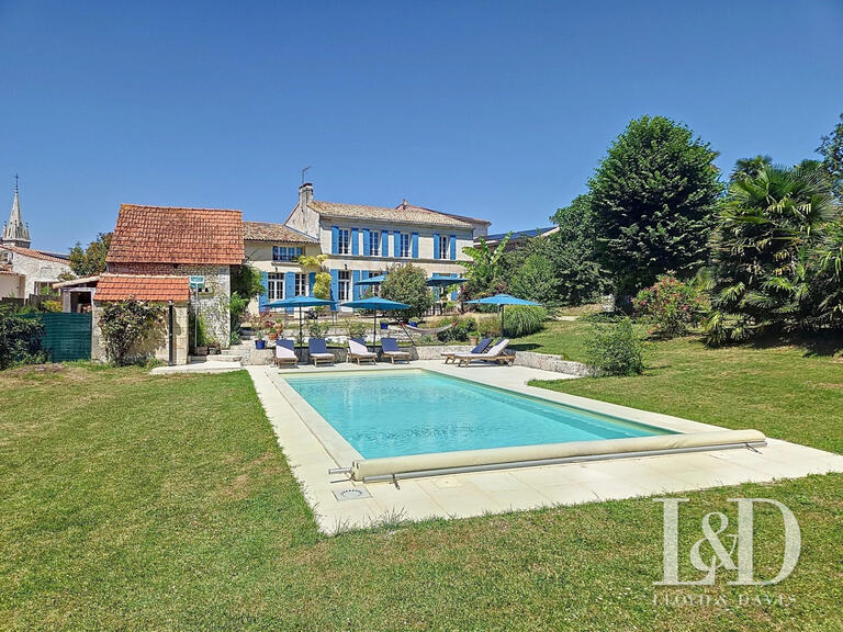 Maison Chenac-Saint-Seurin-d'Uzet - 8 chambres - 376m²