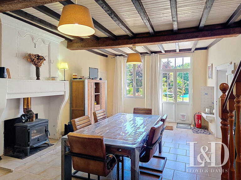 Maison Chenac-Saint-Seurin-d'Uzet - 8 chambres - 376m²