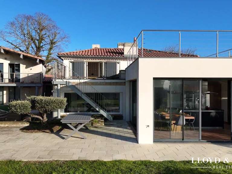 Maison Chenac-Saint-Seurin-d'Uzet - 4 chambres - 280m²