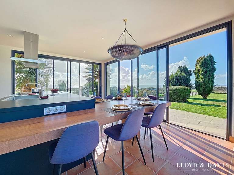 Maison Chenac-Saint-Seurin-d'Uzet - 4 chambres - 280m²