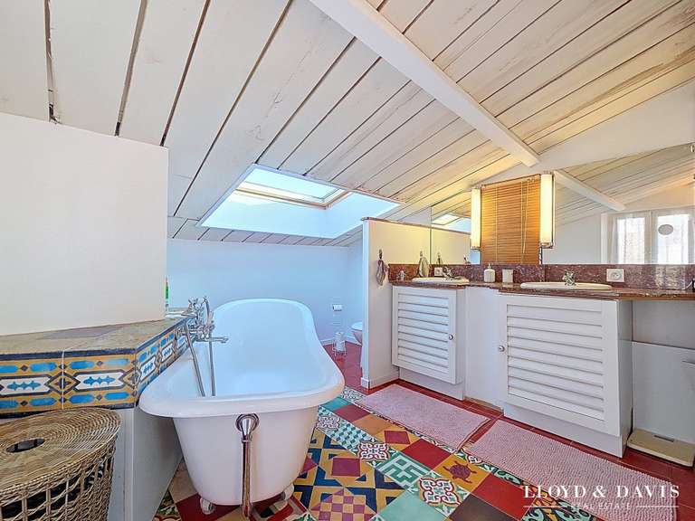 Maison Chenac-Saint-Seurin-d'Uzet - 4 chambres - 280m²