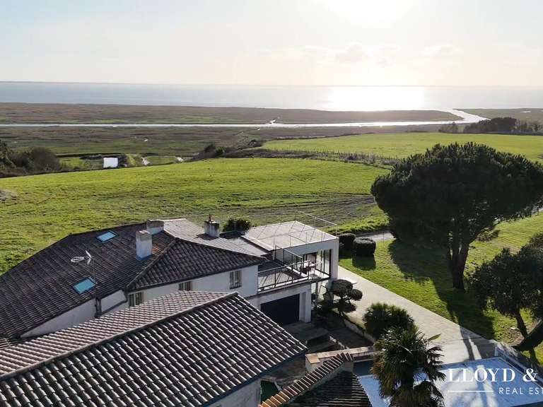 Maison Chenac-Saint-Seurin-d'Uzet - 4 chambres - 280m²