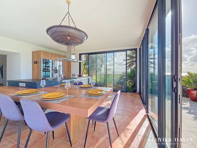 Maison Chenac-Saint-Seurin-d'Uzet - 4 chambres - 280m²