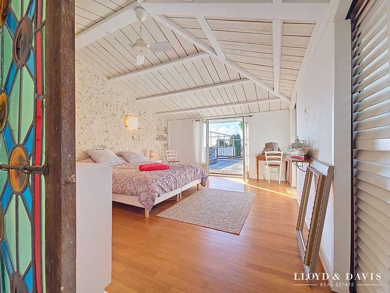 Maison Chenac-Saint-Seurin-d'Uzet - 4 chambres - 280m²