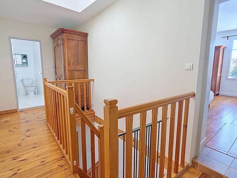 Maison Chenac-Saint-Seurin-d'Uzet - 8 chambres - 376m²