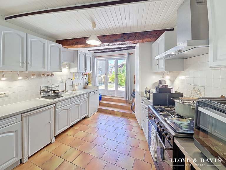 Maison Chenac-Saint-Seurin-d'Uzet - 8 chambres - 376m²