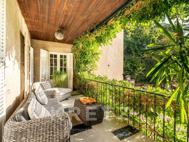 House Chénas - 8 bedrooms - 326m²