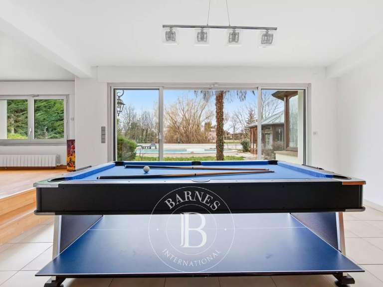 Maison Chennevières-sur-Marne - 5 chambres - 245m²