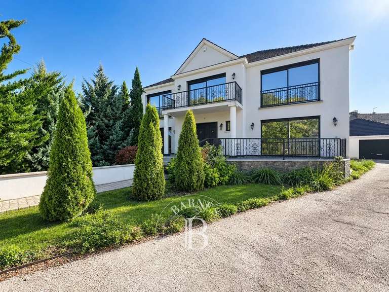 Maison Chennevières-sur-Marne - 4 chambres - 478m²