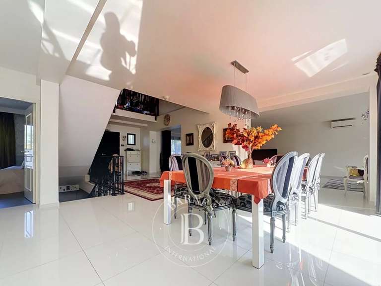 Maison Chennevières-sur-Marne - 4 chambres - 478m²