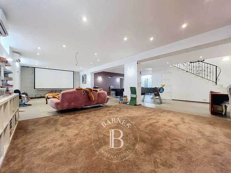 Maison Chennevières-sur-Marne - 4 chambres - 478m²