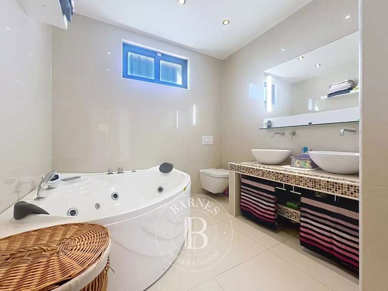 Maison Chennevières-sur-Marne - 4 chambres - 478m²