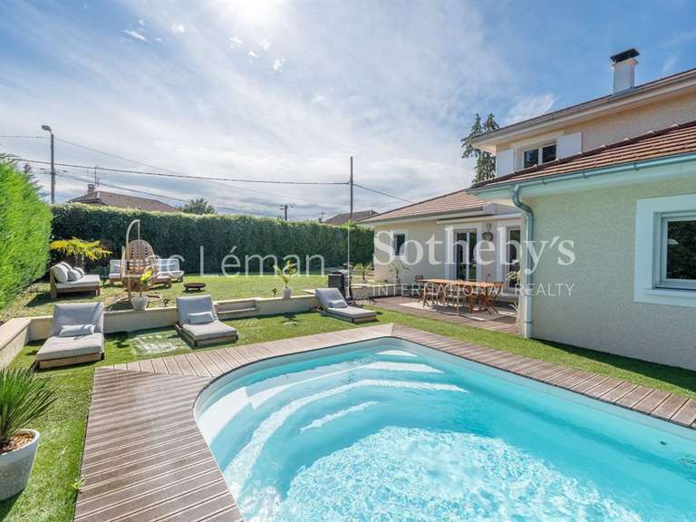 Maison Chens-sur-Léman - 3 chambres - 158m²