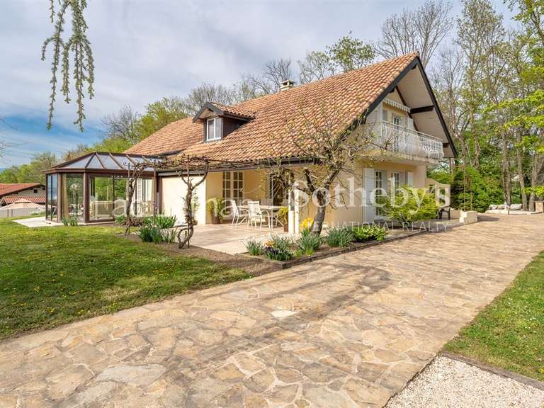 House Chens-sur-Léman - 3 bedrooms - 380m²