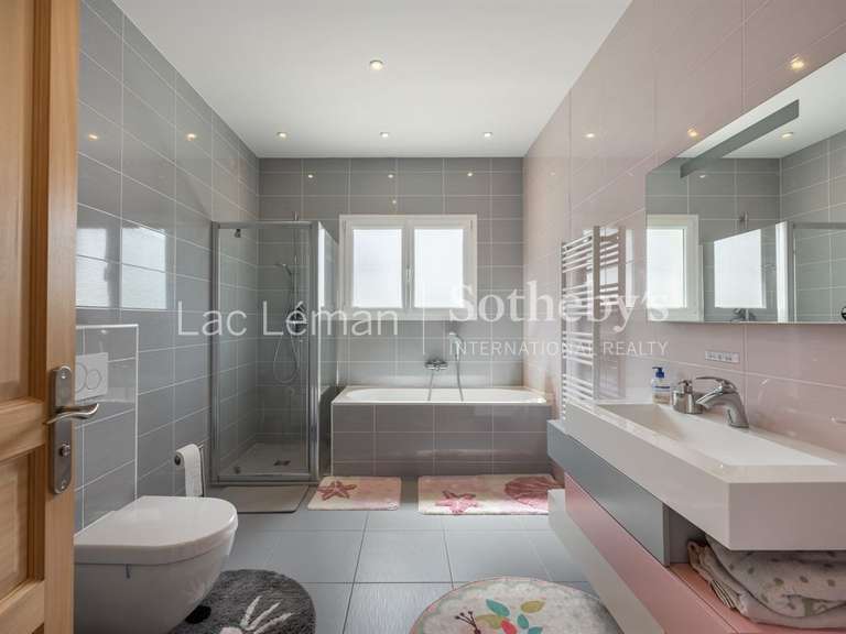 Maison Chens-sur-Léman - 5 chambres - 312m²