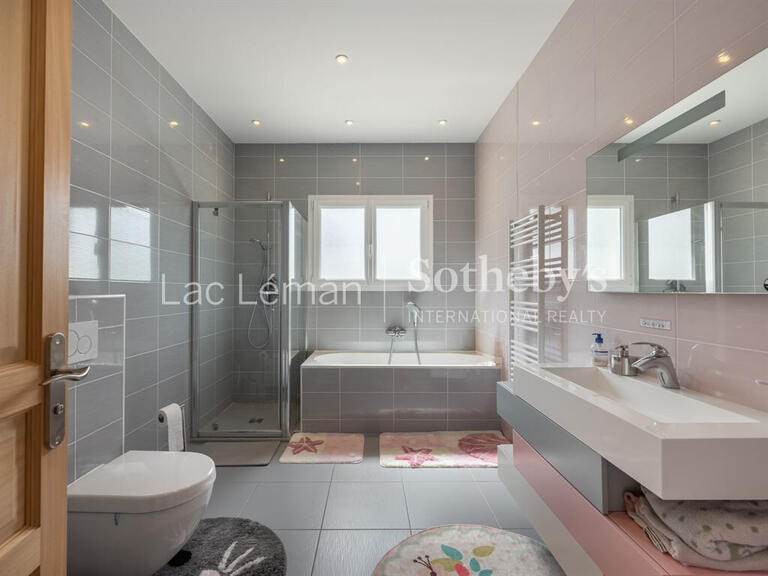 House Chens-sur-Léman - 5 bedrooms - 312m²