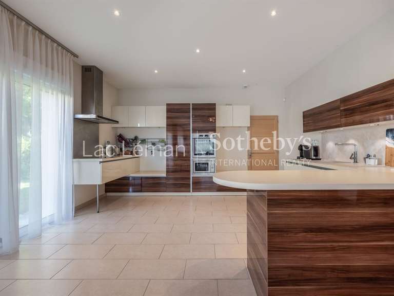 Maison Chens-sur-Léman - 5 chambres - 312m²