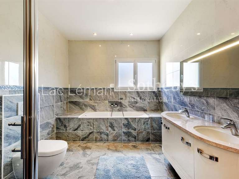 Maison Chens-sur-Léman - 5 chambres - 312m²