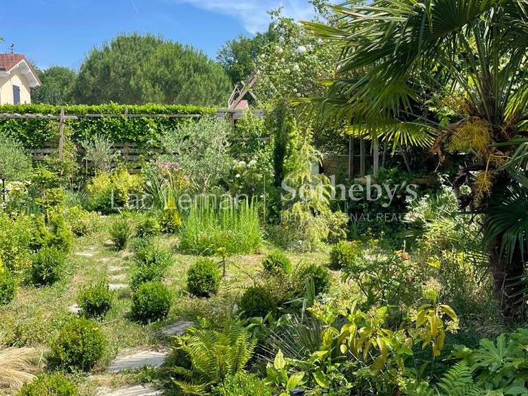 Maison Chens-sur-Léman - 5 chambres - 185m²