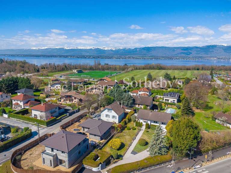 Maison Chens-sur-Léman - 3 chambres - 143m²