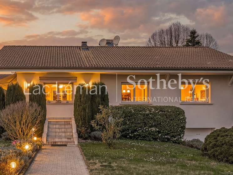 Maison Chens-sur-Léman - 3 chambres - 143m²