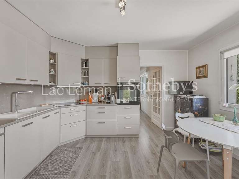 Maison Chens-sur-Léman - 3 chambres - 143m²