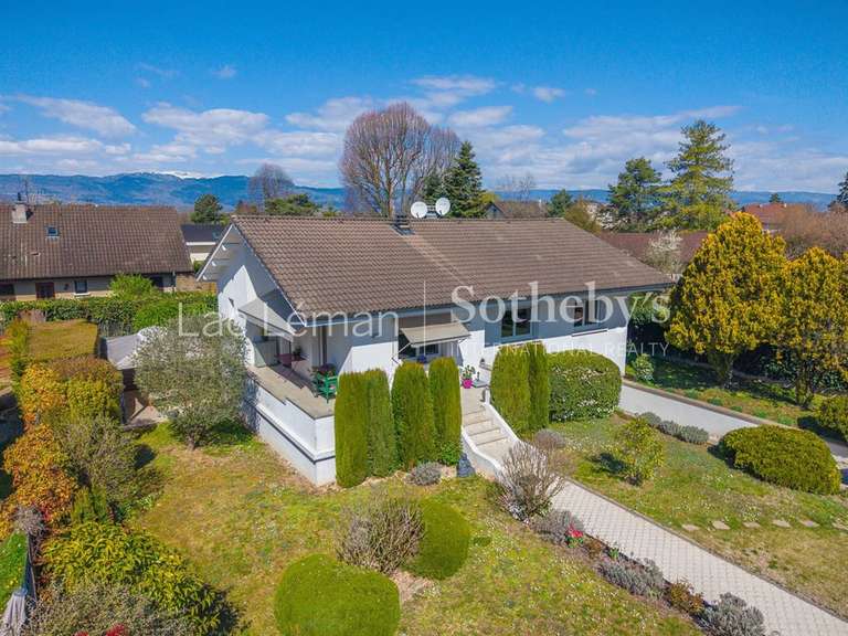 Maison Chens-sur-Léman - 3 chambres - 143m²