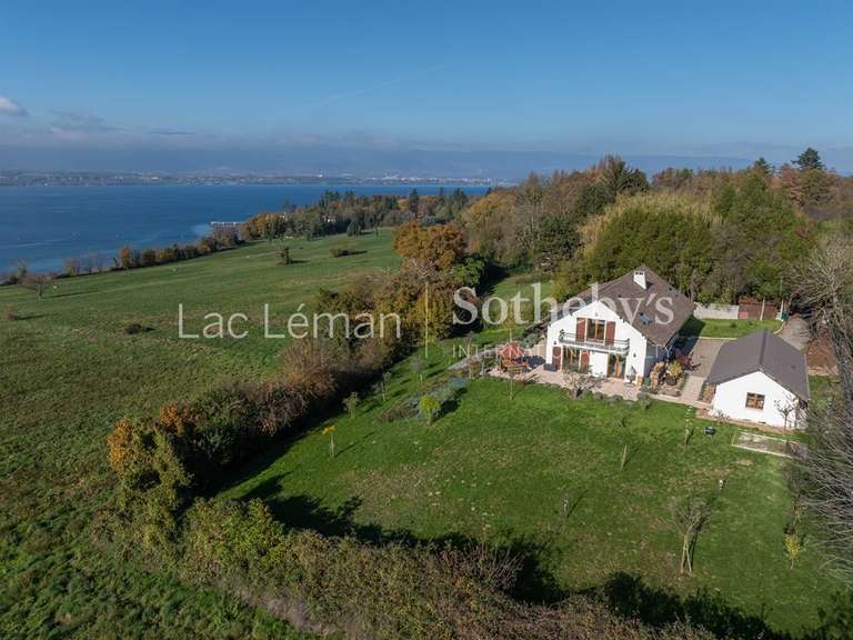Maison Chens-sur-Léman - 3 chambres - 440m²