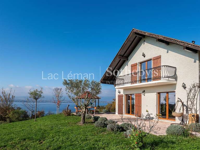 Maison Chens-sur-Léman - 3 chambres - 440m²