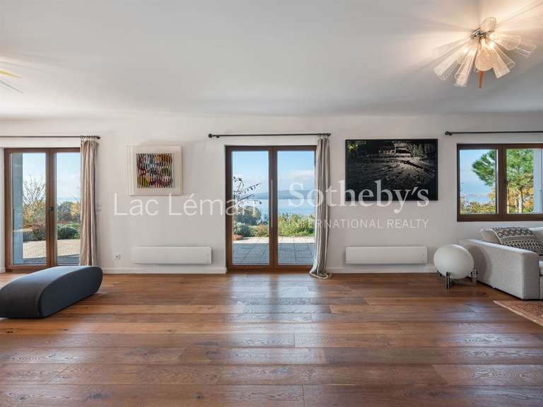 Maison Chens-sur-Léman - 3 chambres - 440m²