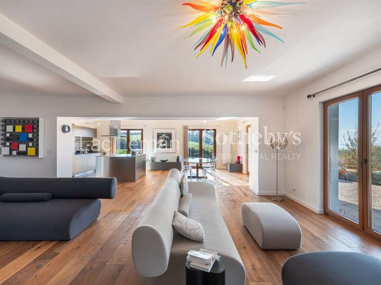 Maison Chens-sur-Léman - 3 chambres - 440m²