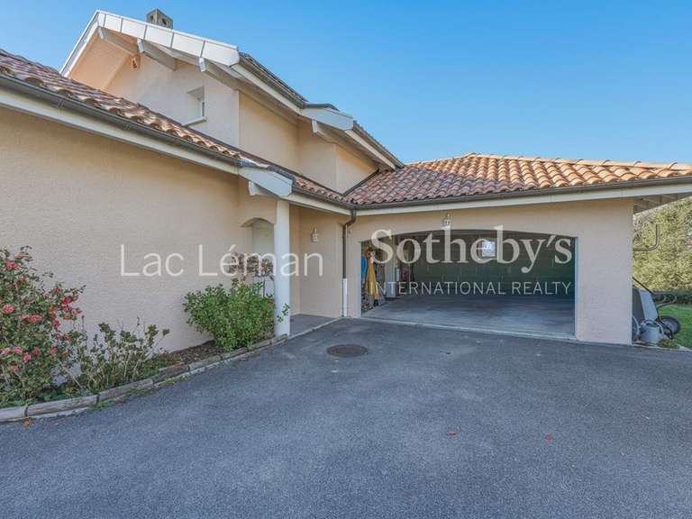 Maison Chens-sur-Léman - 4 chambres - 194m²