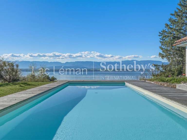 Maison Chens-sur-Léman - 4 chambres - 194m²