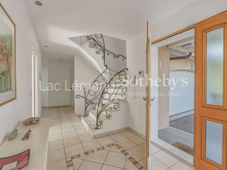 Maison Chens-sur-Léman - 4 chambres - 194m²