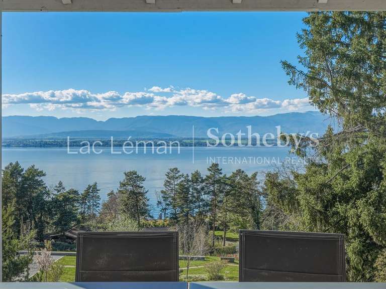 Maison Chens-sur-Léman - 4 chambres - 194m²