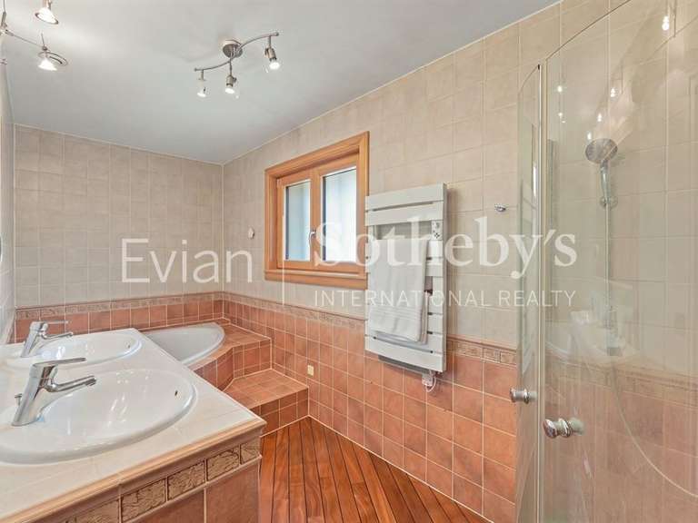 Maison Chens-sur-Léman - 5 chambres - 160m²