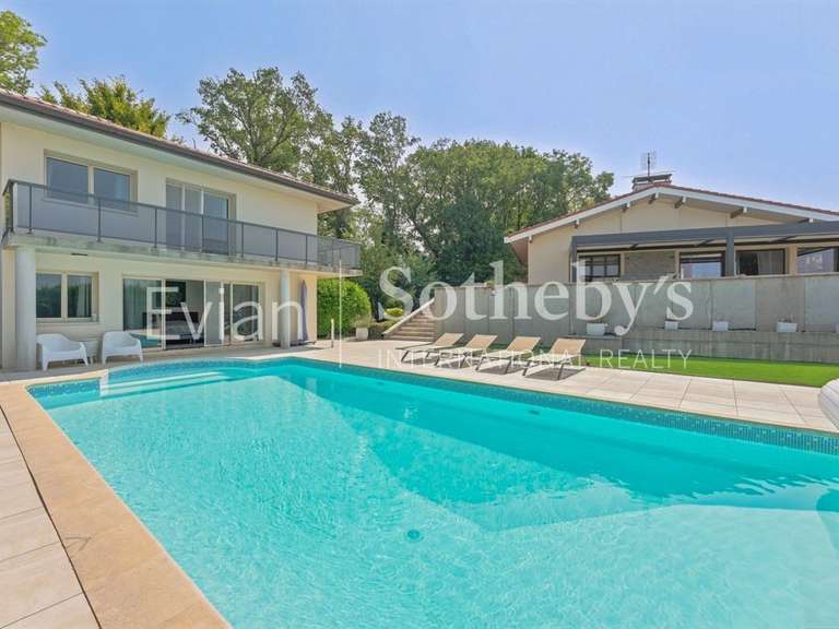 Maison Chens-sur-Léman - 5 chambres - 160m²