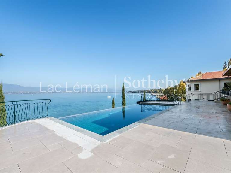 Propriété Chens-sur-Léman - 8 chambres - 1361m²