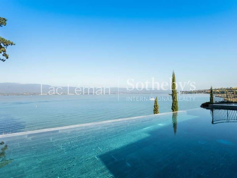 Propriété Chens-sur-Léman - 8 chambres - 1361m²